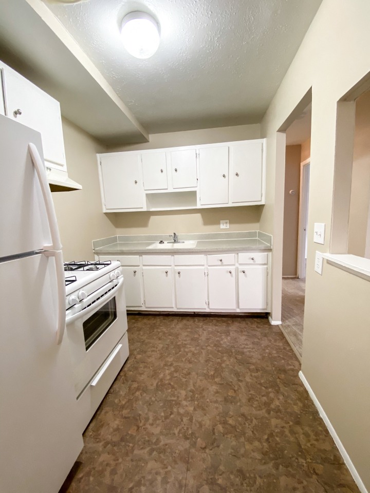 Evergreen Village Apartments & Townhomes Image 16