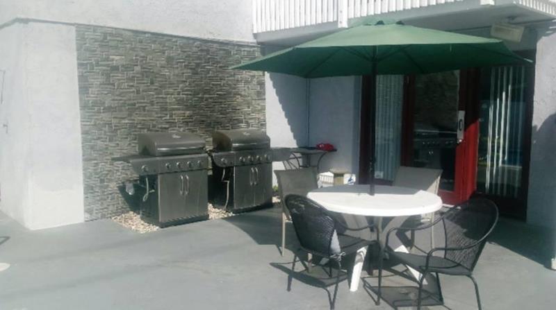 Newport Plaza Image 10