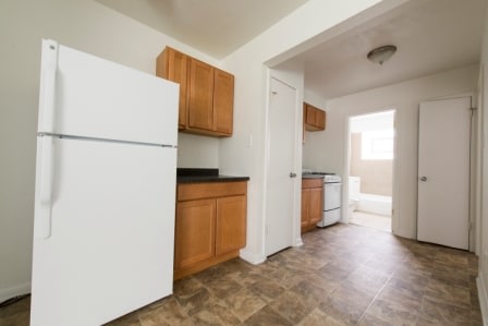 8308 S Ingleside Avenue Apartments Image 4
