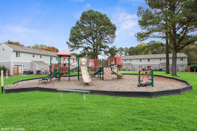 Courthouse Green Image 12