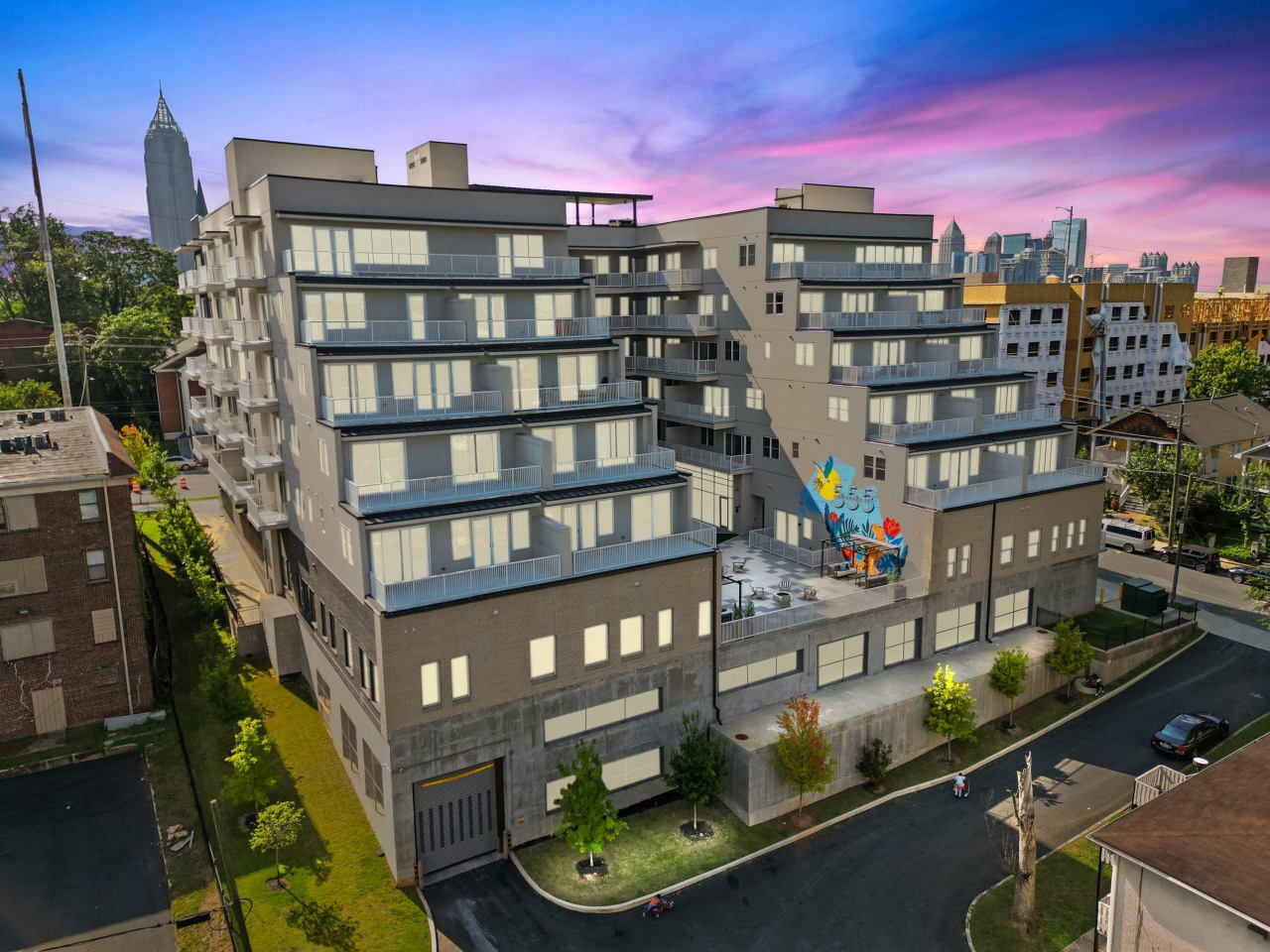 555 Boulevard Image 4