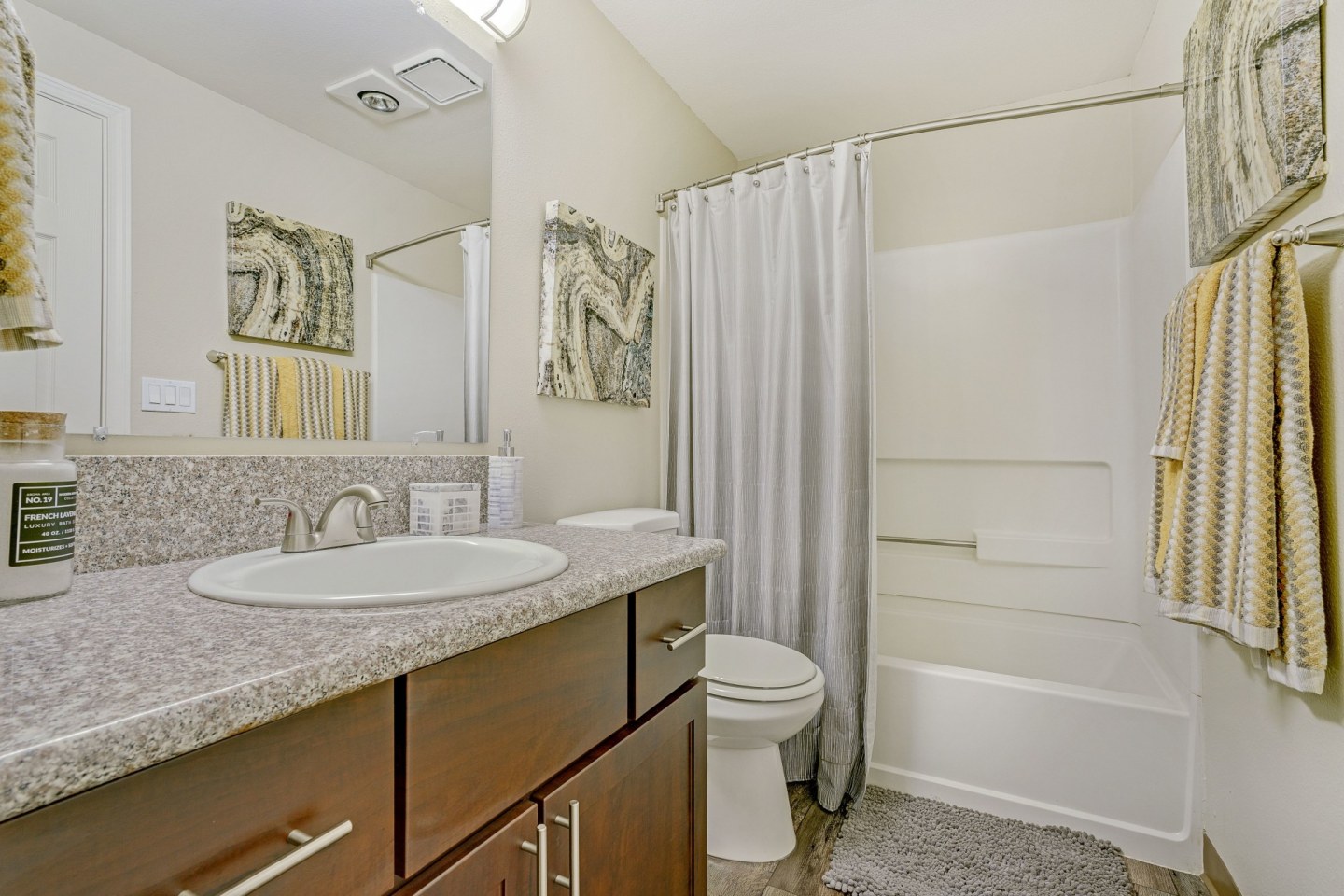 Walnut Grove Landing Apartments Image 9