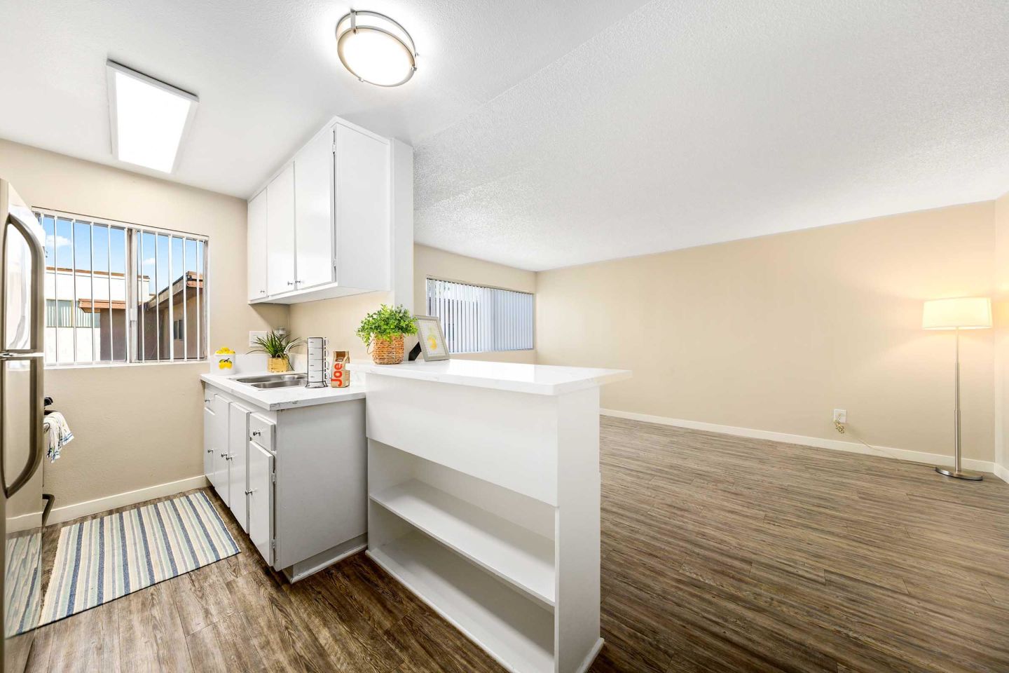 Summerview Beach Resort Luxury Apartments Image 54