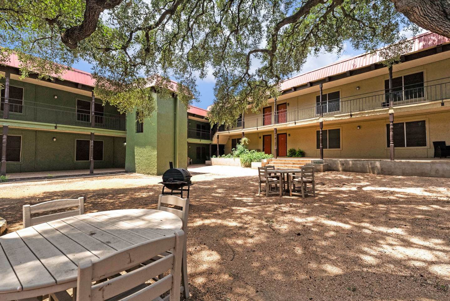 Kensington Court Image 12