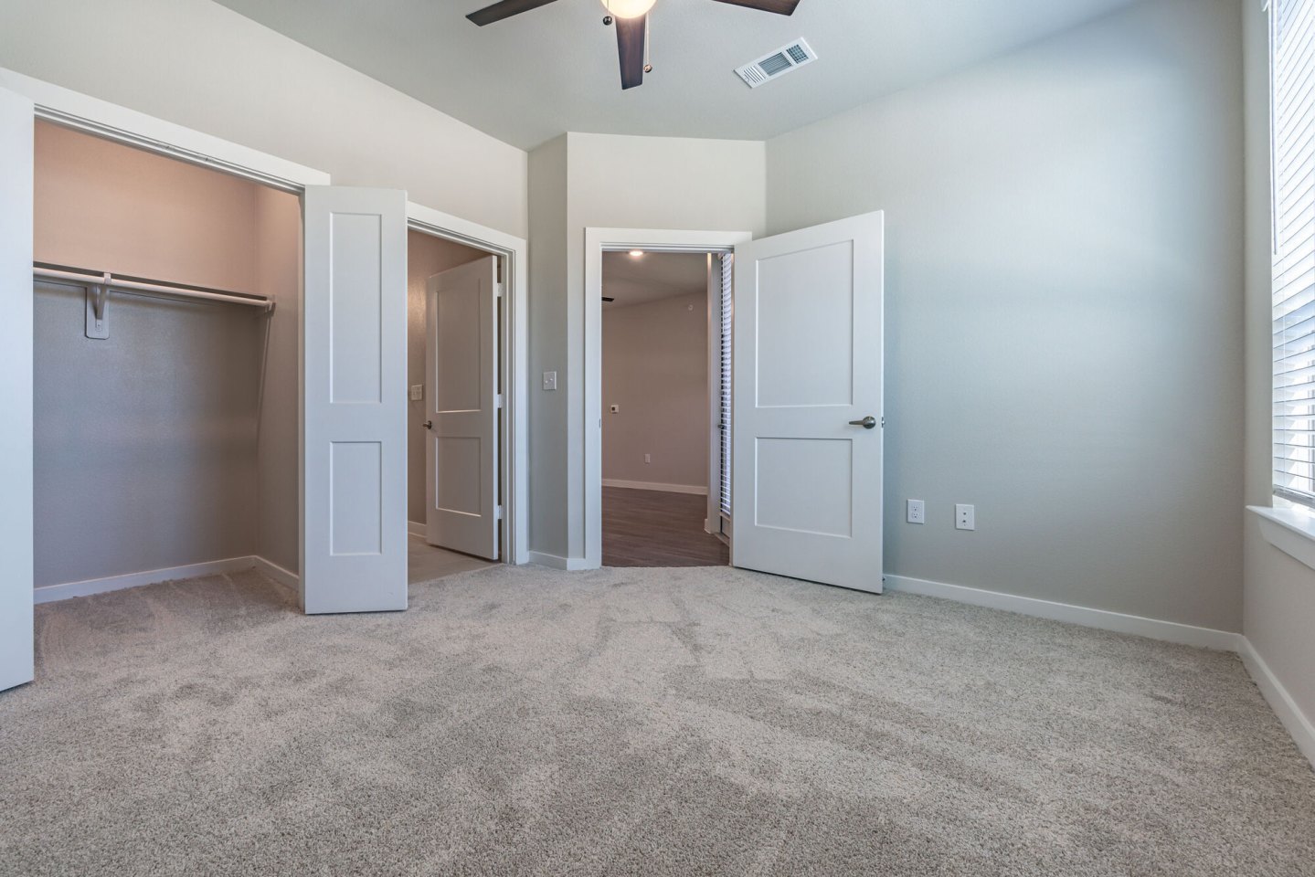 Ariza Scott BLVD Image 37