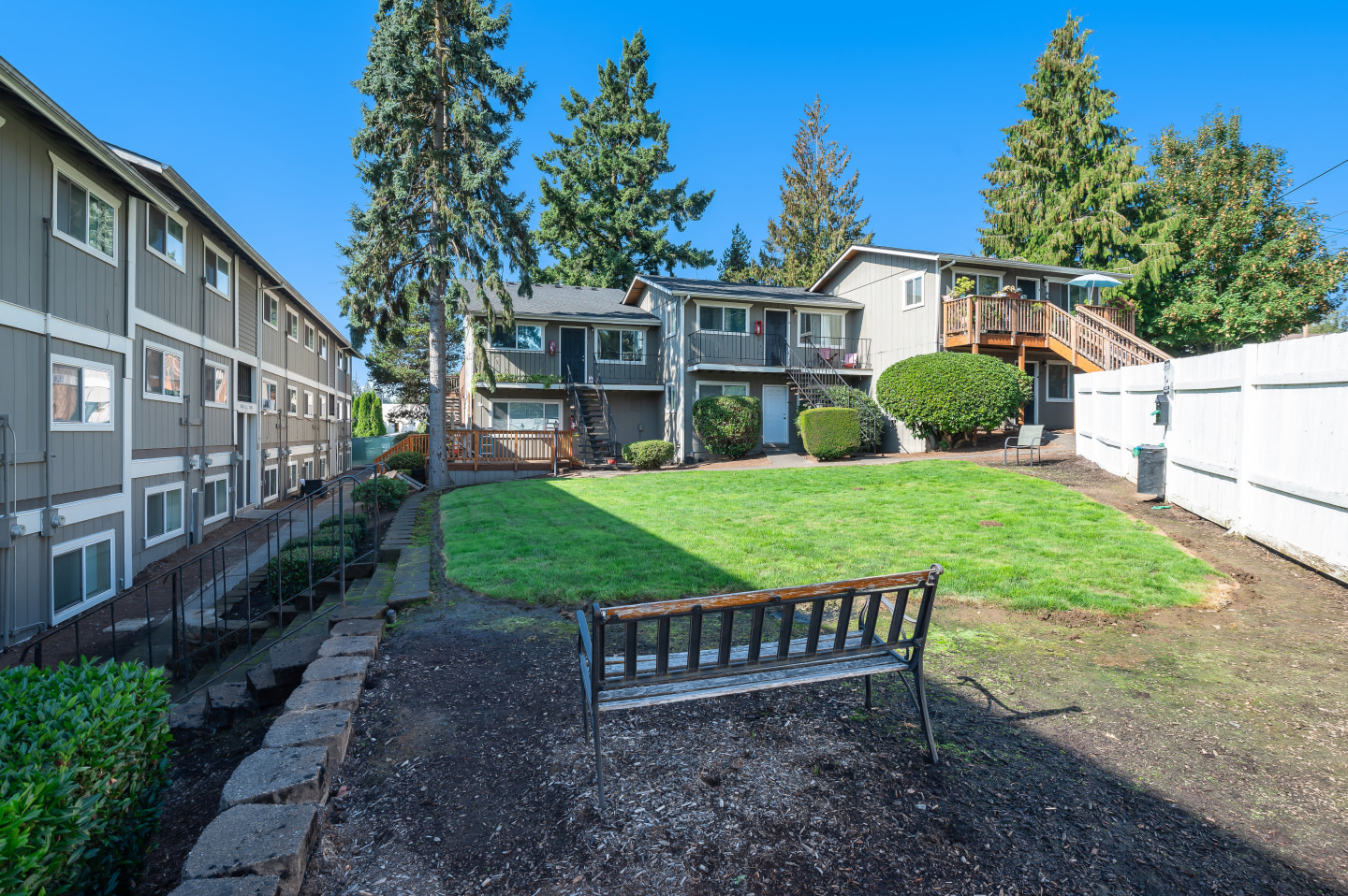 Crestwood Courts Image 4