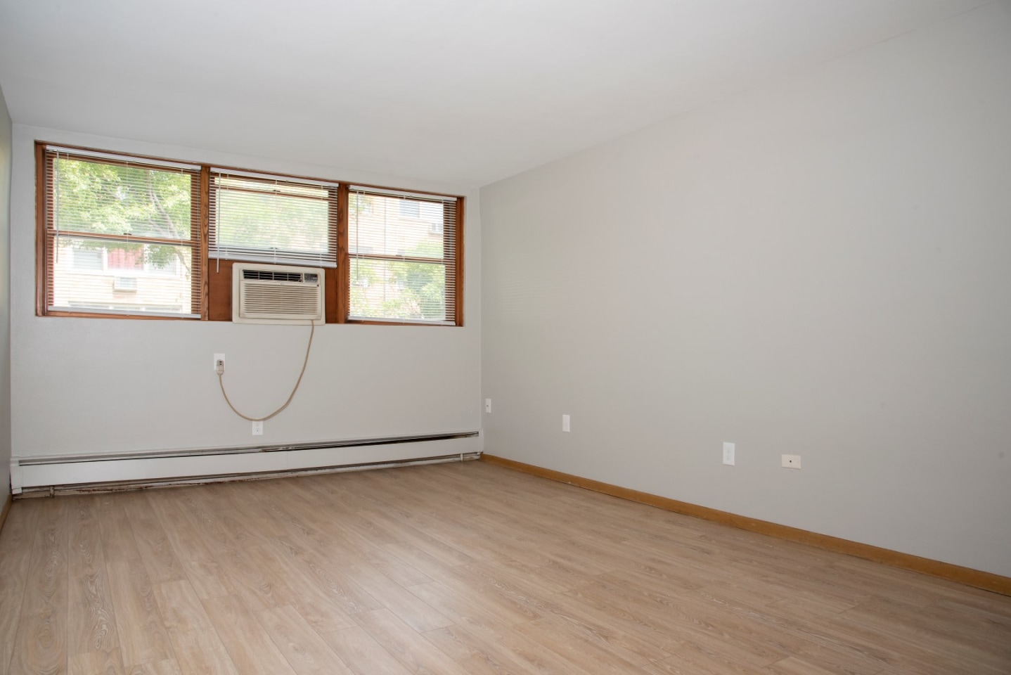 South Highland Apartments Image 18