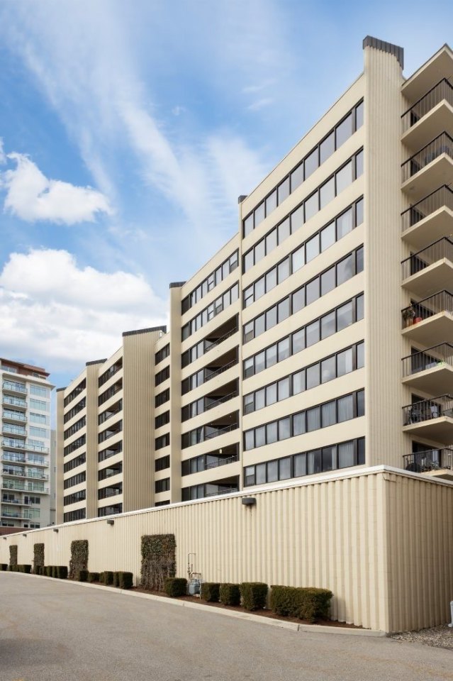 Lake Tower Apartments Image 28