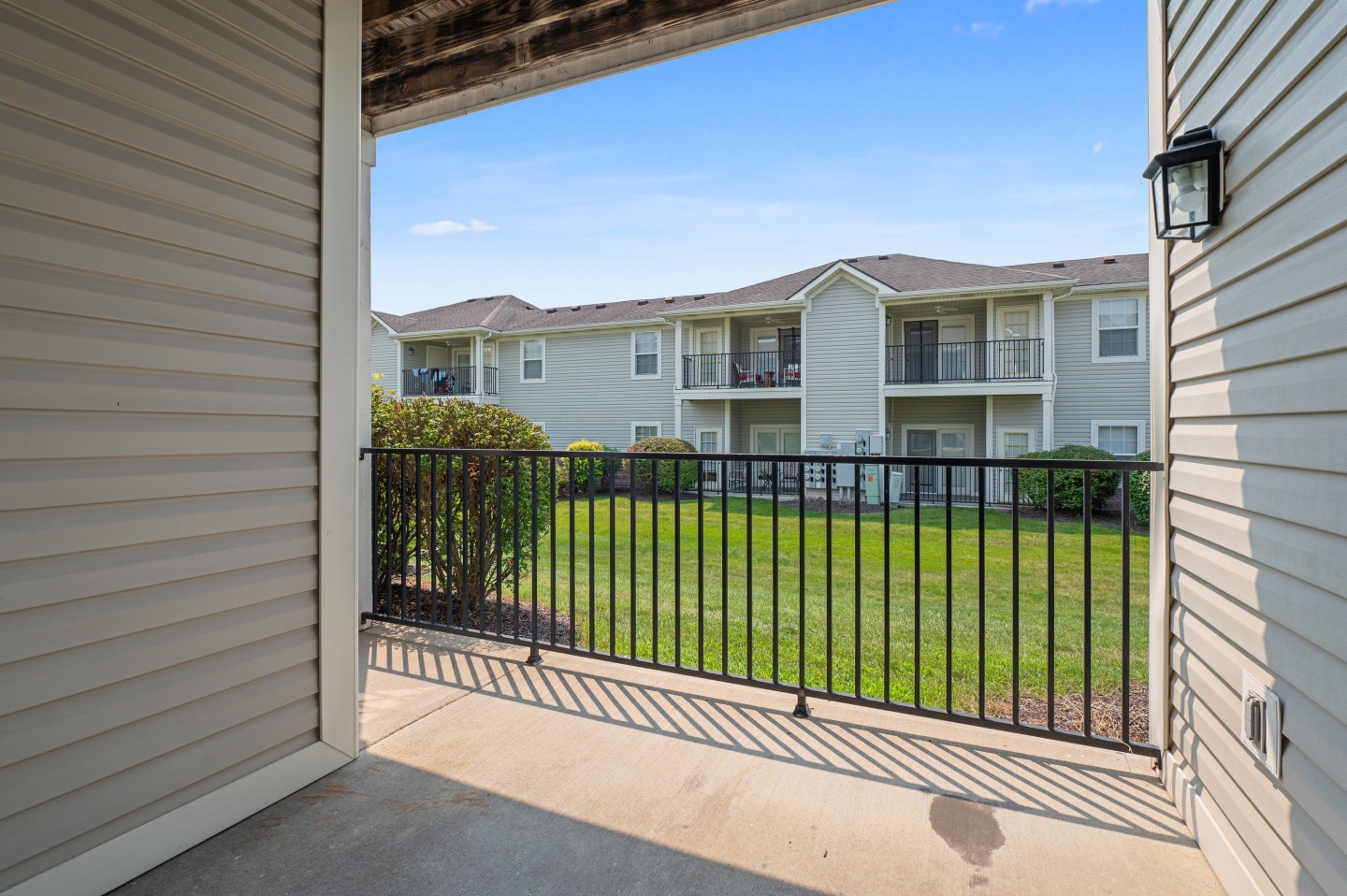 Runaway Bay Apartments Image 13