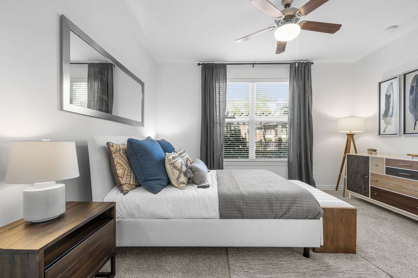 Bell Gateway Village Image 34