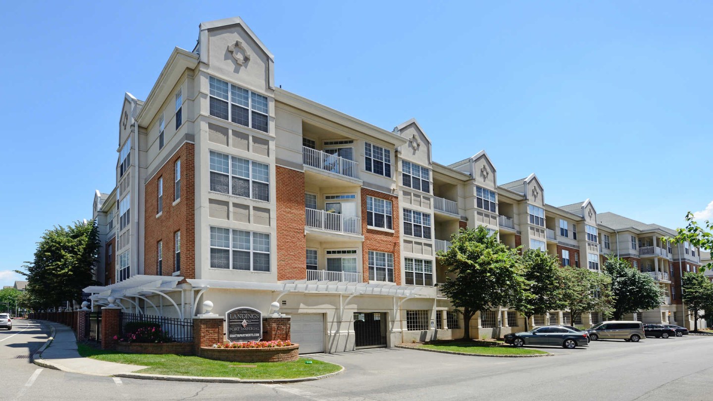 The Landings at Port Imperial Image 35