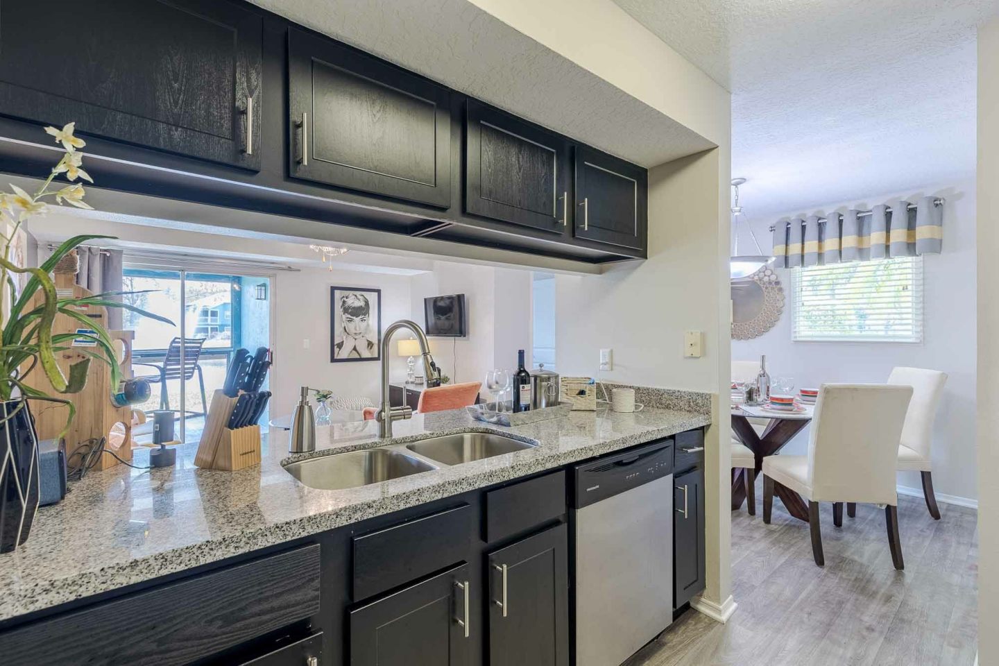 The Savannahs at James Landing Apartments Image 23