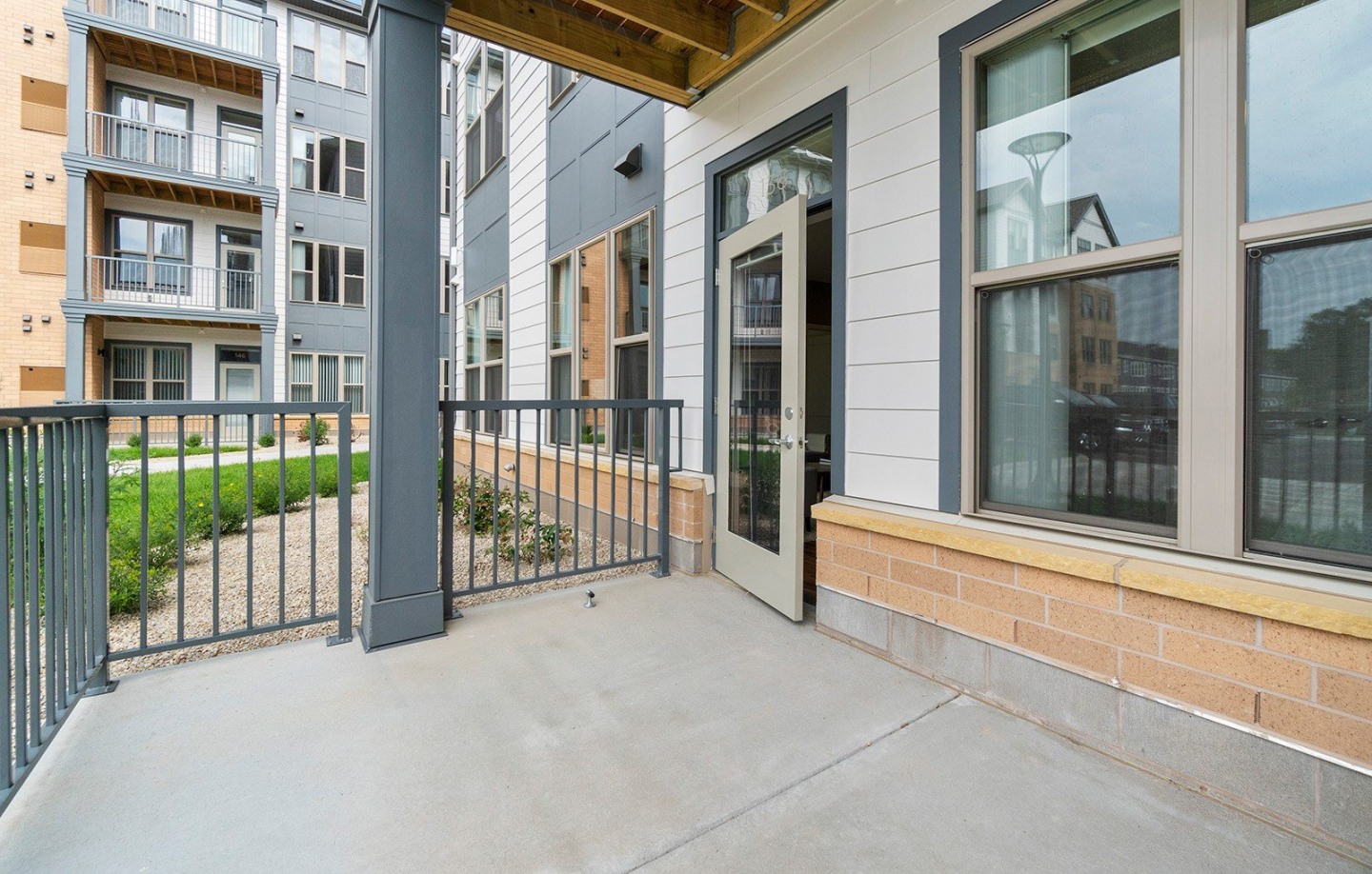 Oaks Landing 55+ Apartments - Senior & Affordable Housing Image 38