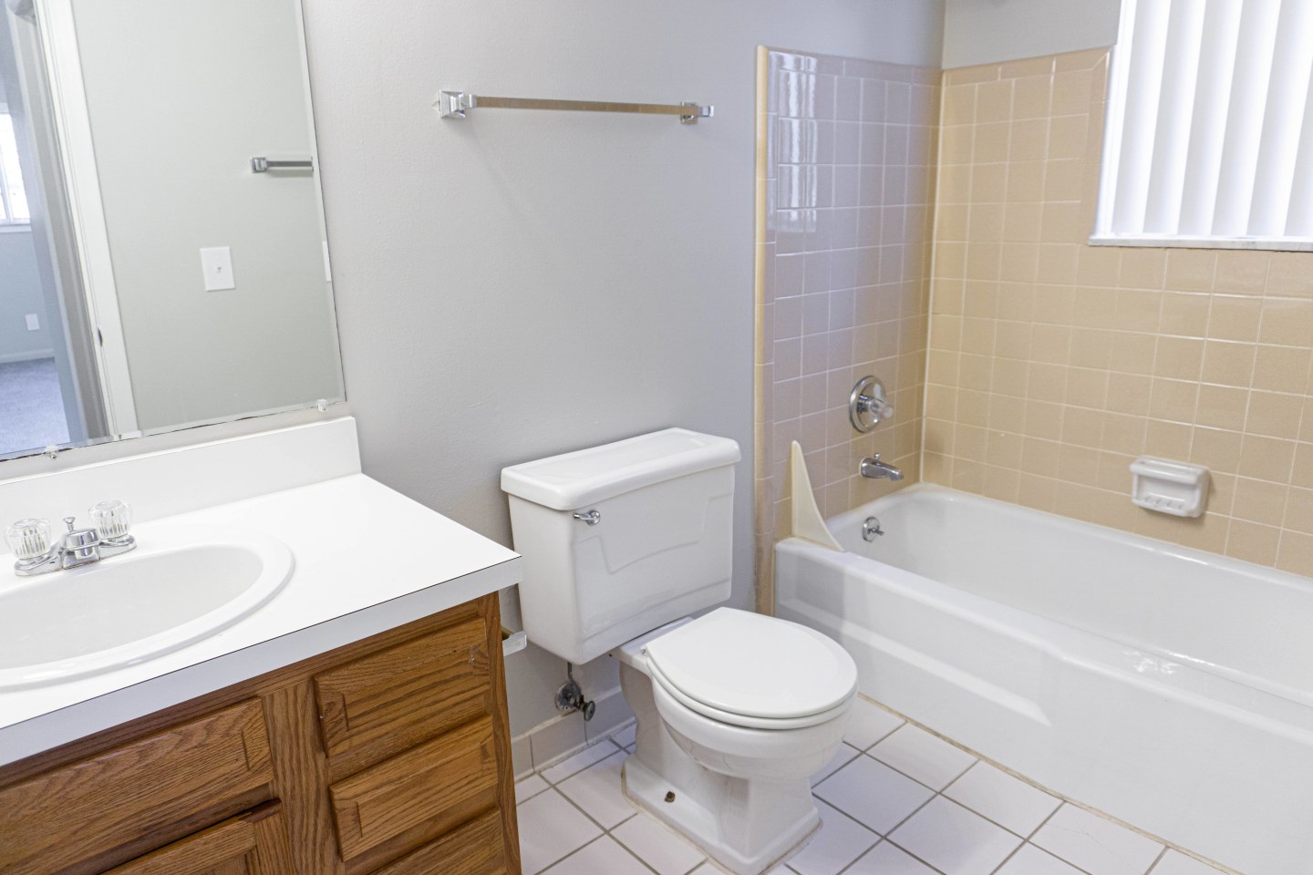 Carriage House Apartments Image 10