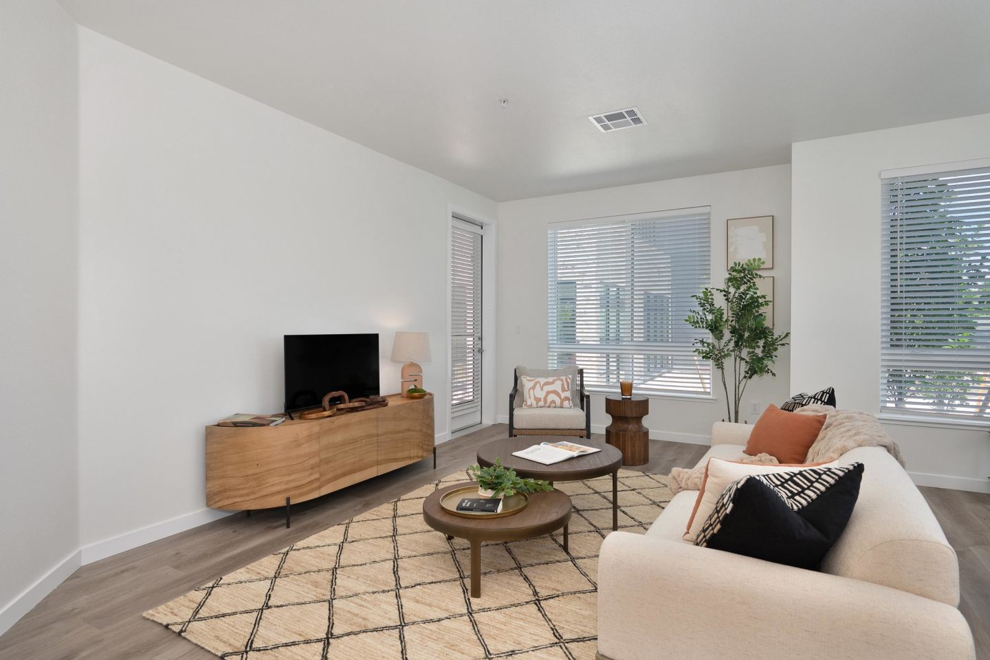 Halcyon Apartments Image 92