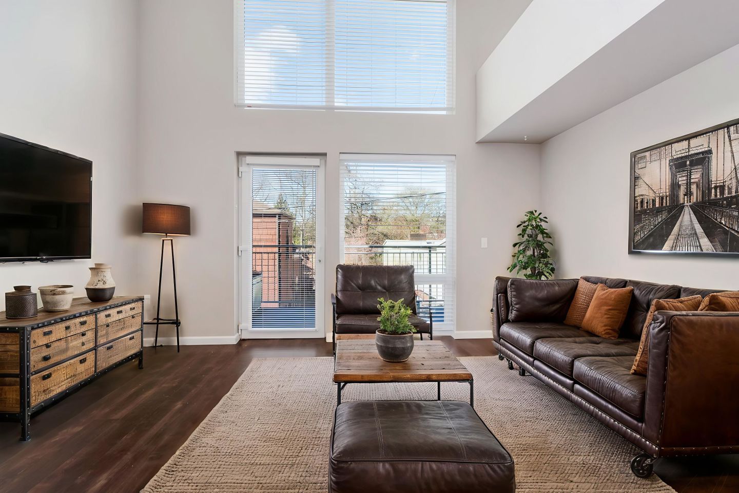 1711 Apartments Image 3