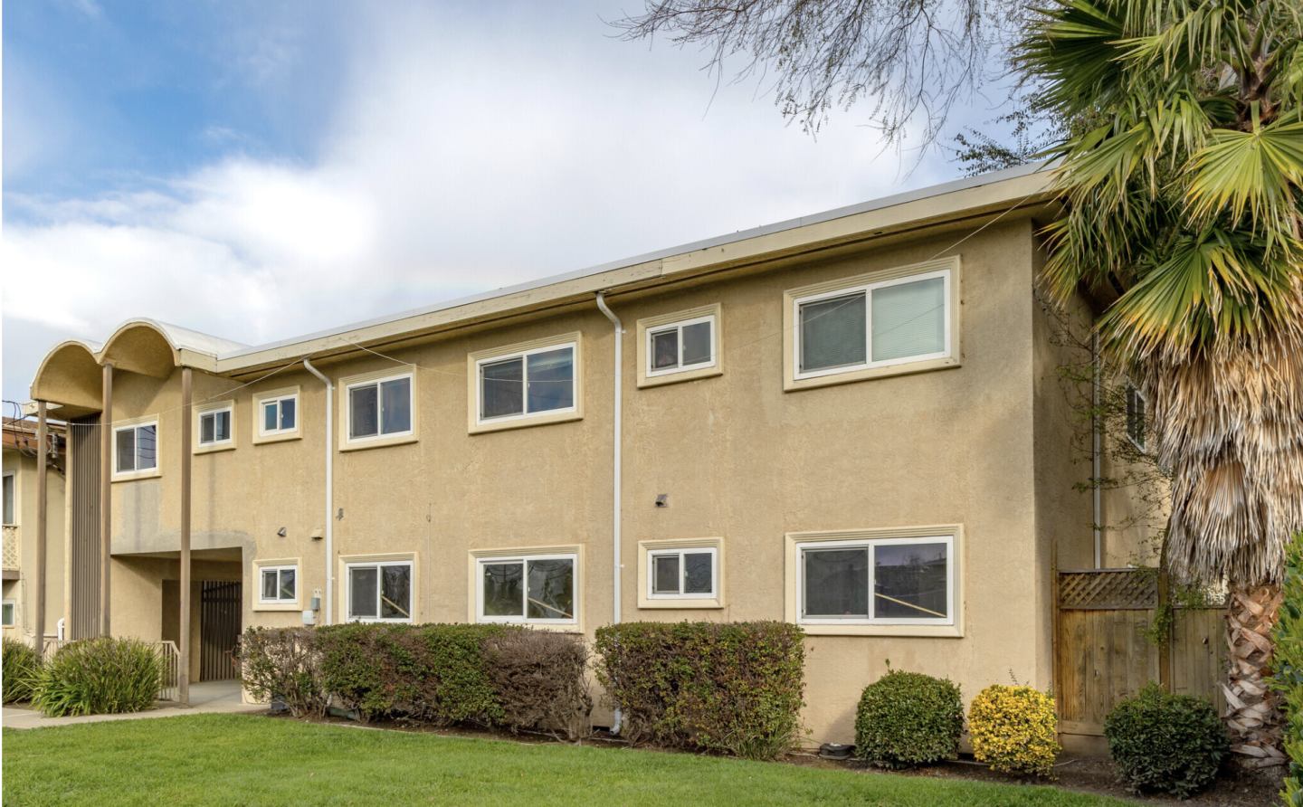 The Laura Apartments Image 2