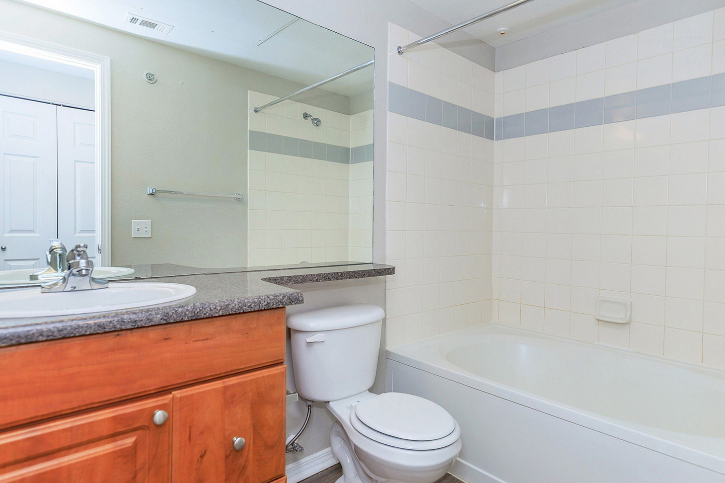 Creekside At Palmer Park Apartments Image 9