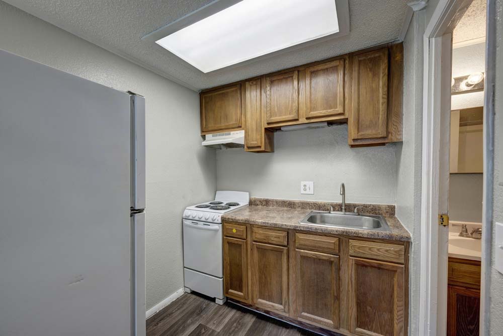 Pelican Pointe Apartments Image 2