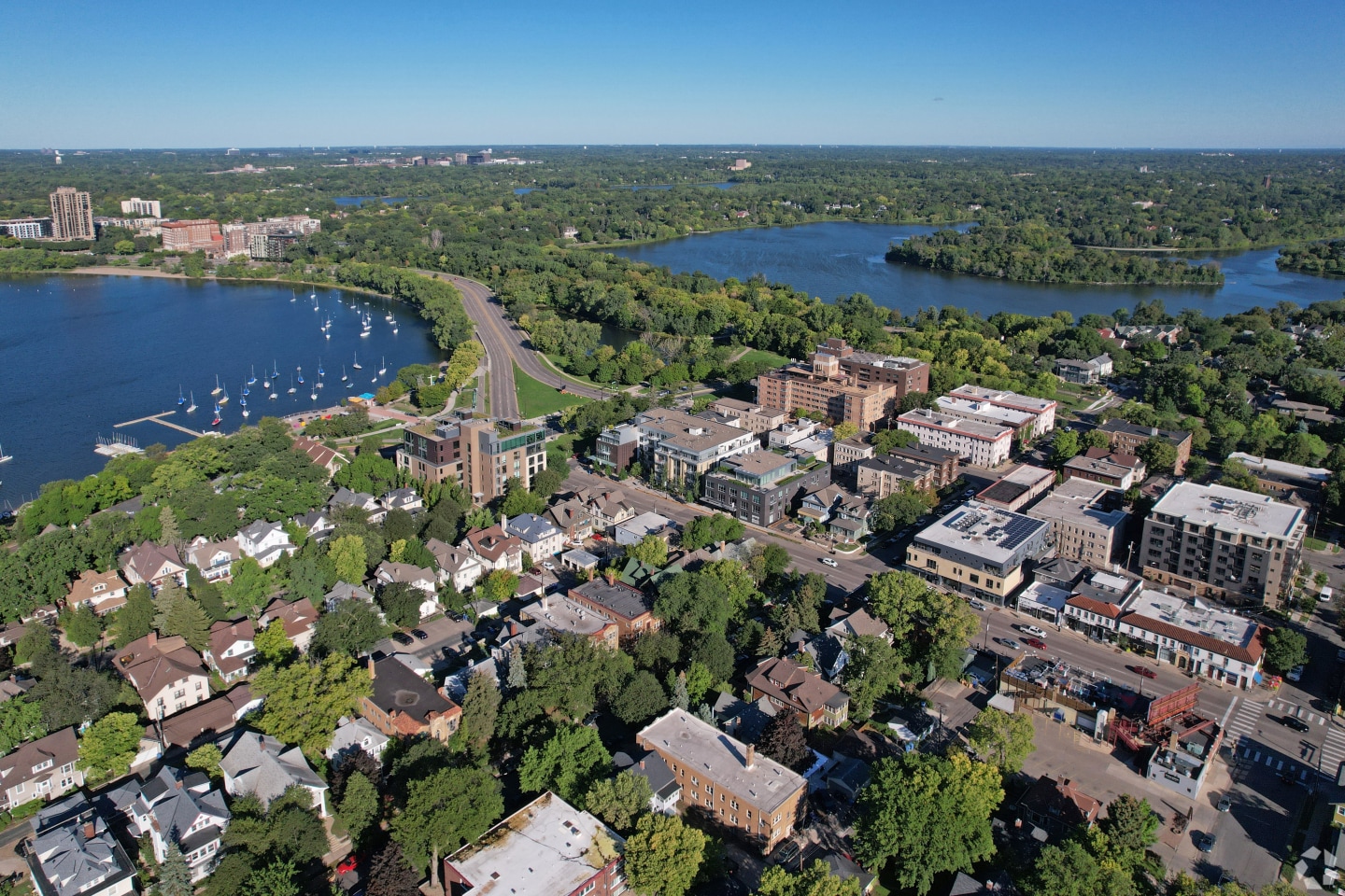 1800 Lake Uptown Image 24