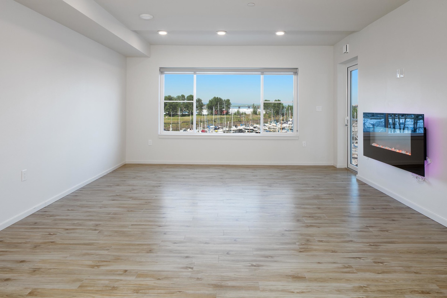 Yacht Harbor Club Image 33