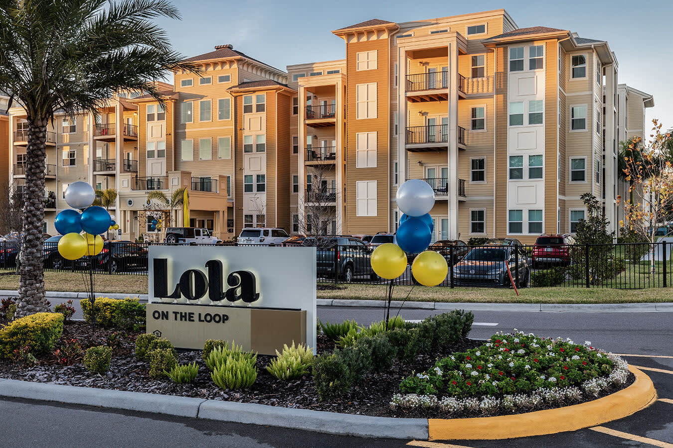 Lola Apartments Image 11