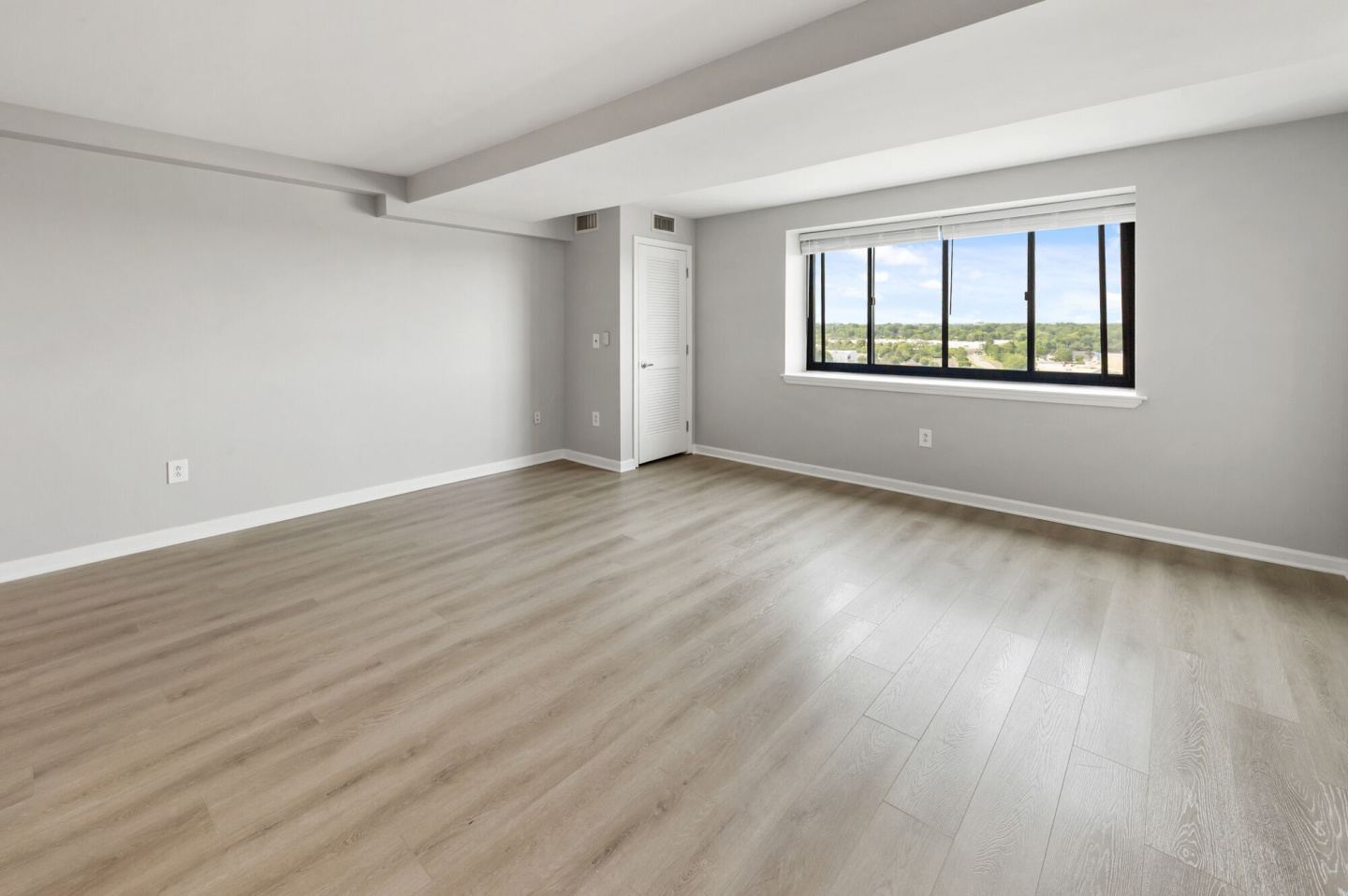 Cherry Hill Towers Image 11