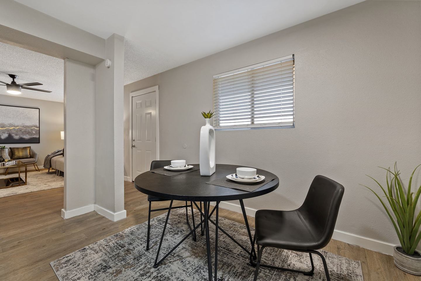 Camelback Village Apartments Image 14