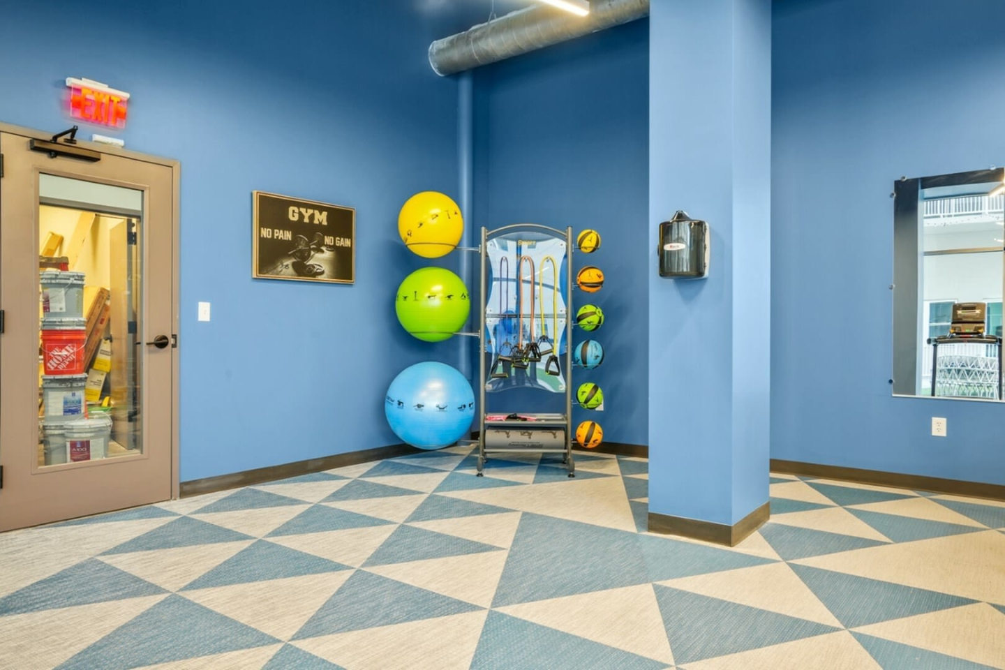 555 Boulevard Image 58