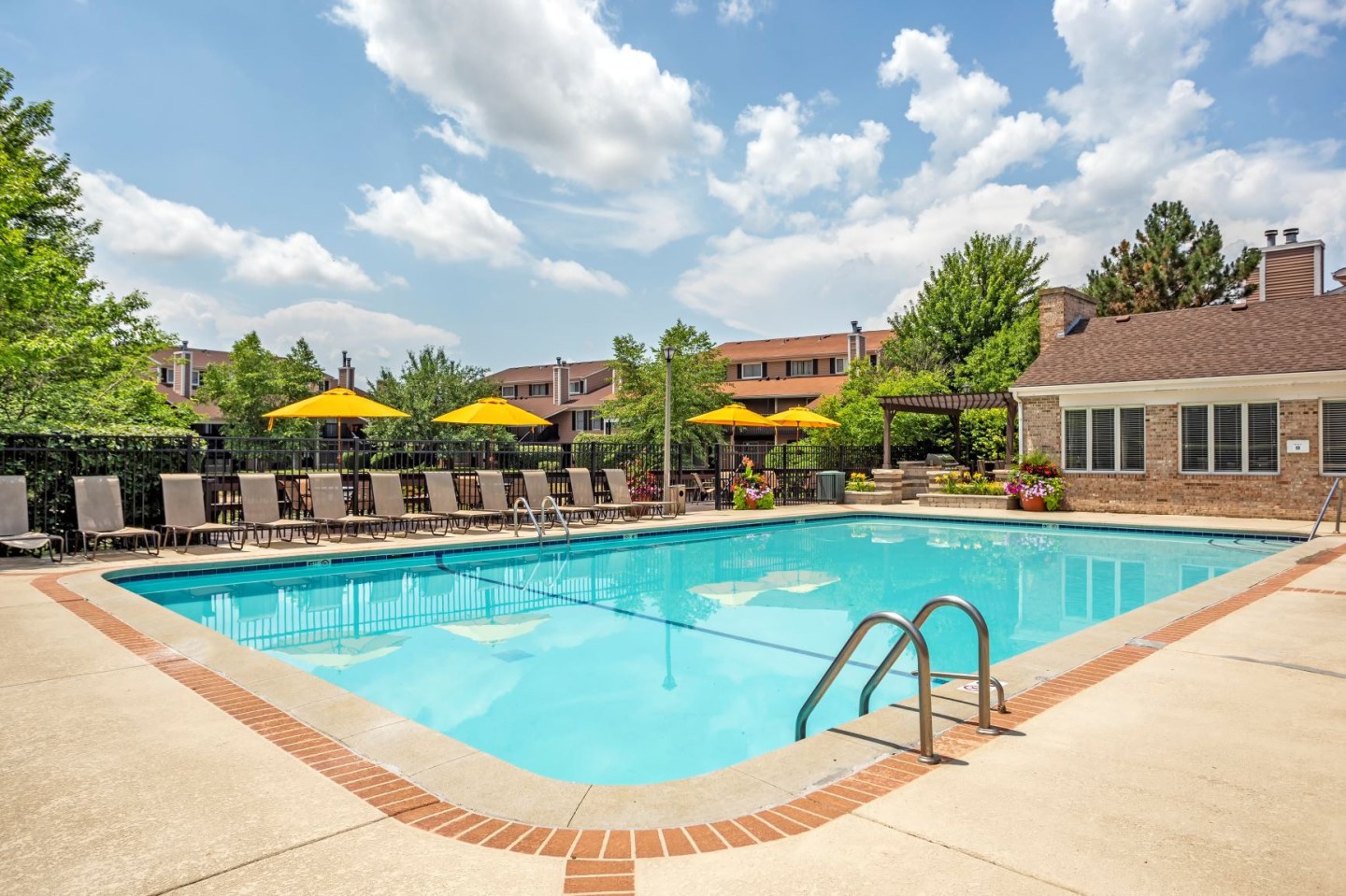Haven on Long Grove Apartments and Townhomes Image 8