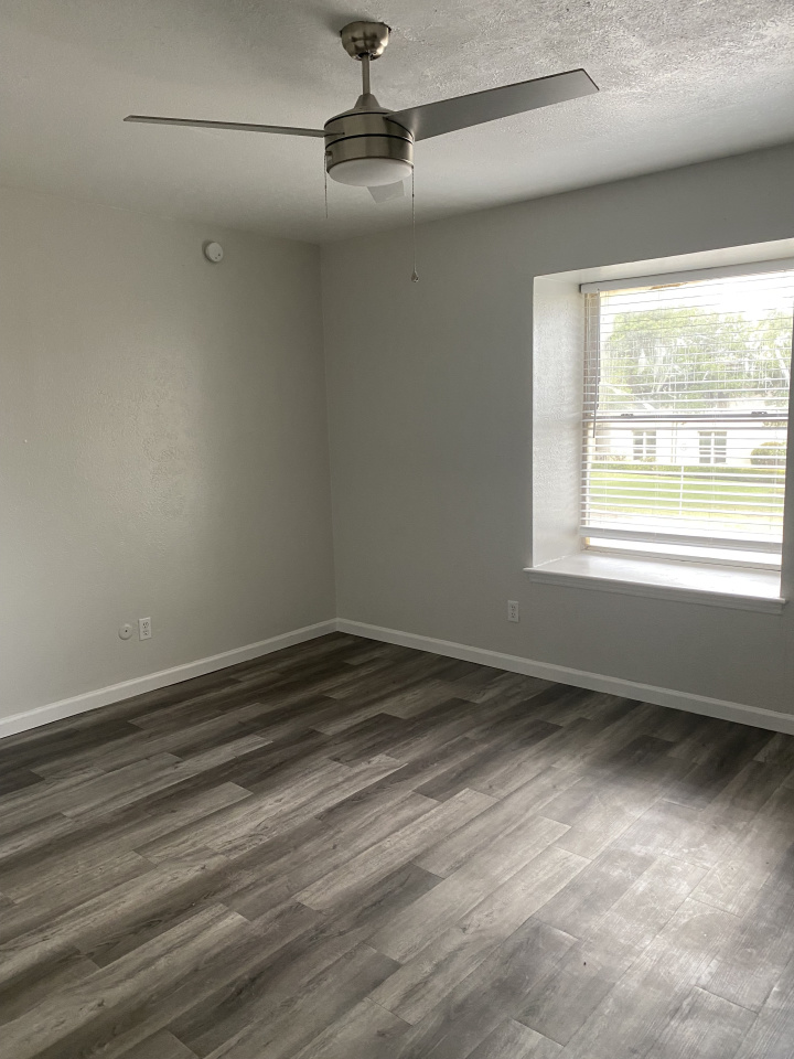 Ridgmar Oaks Apartments Image 11