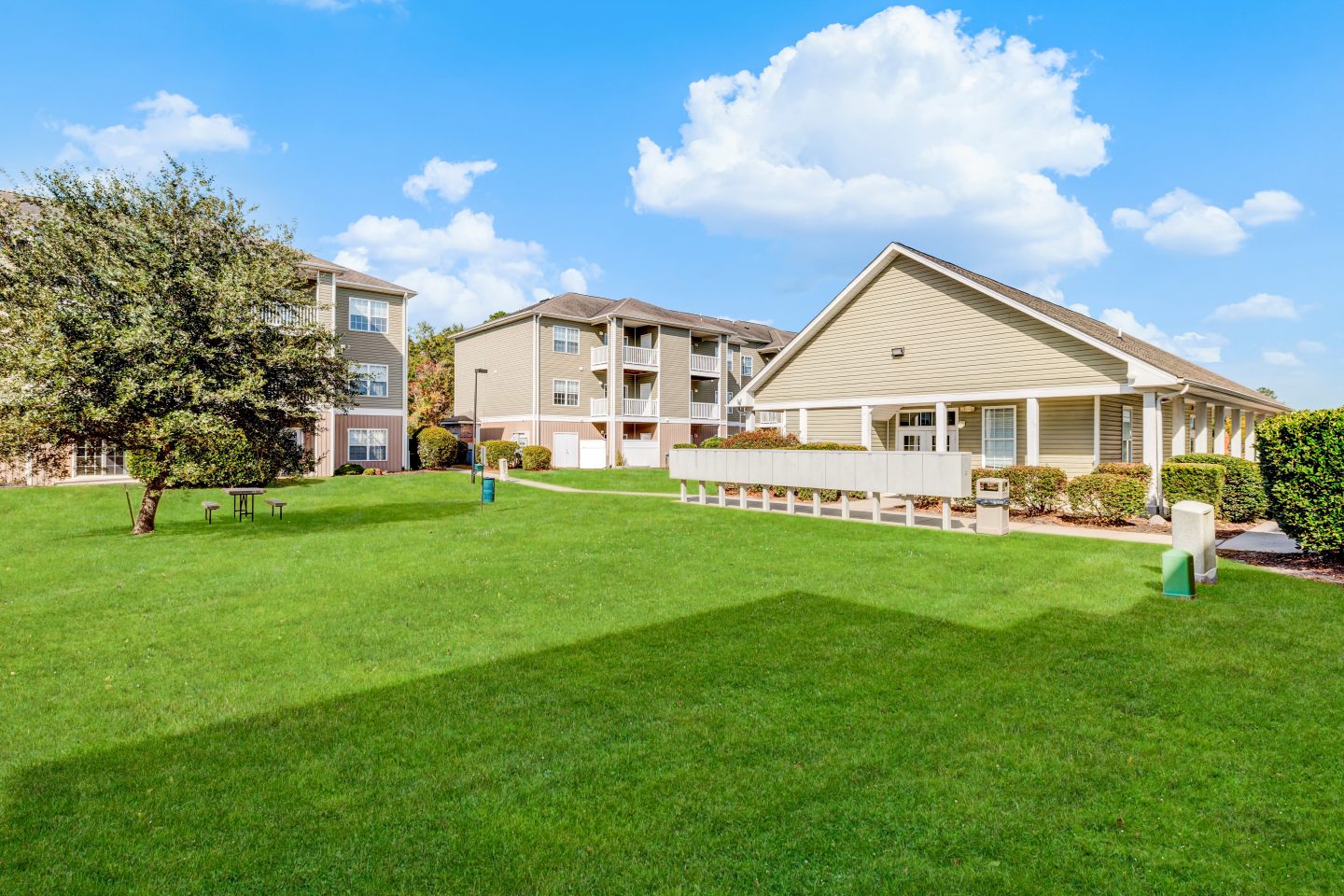 Flats at Leland Image 9