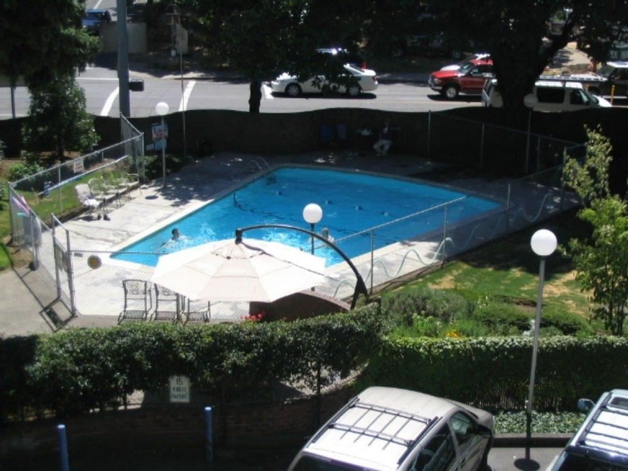 Hollywood Towne House Image 1