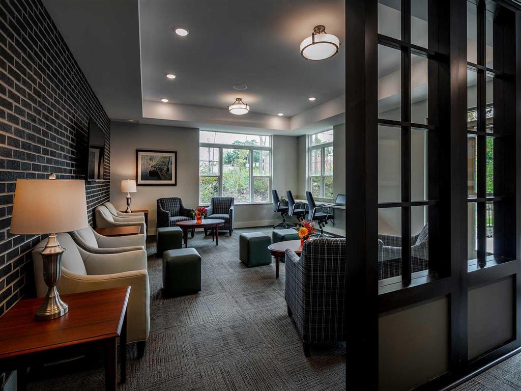 Oaks of Shorewood Apartments - 55+ Active Adult Apartment Homes Image 19