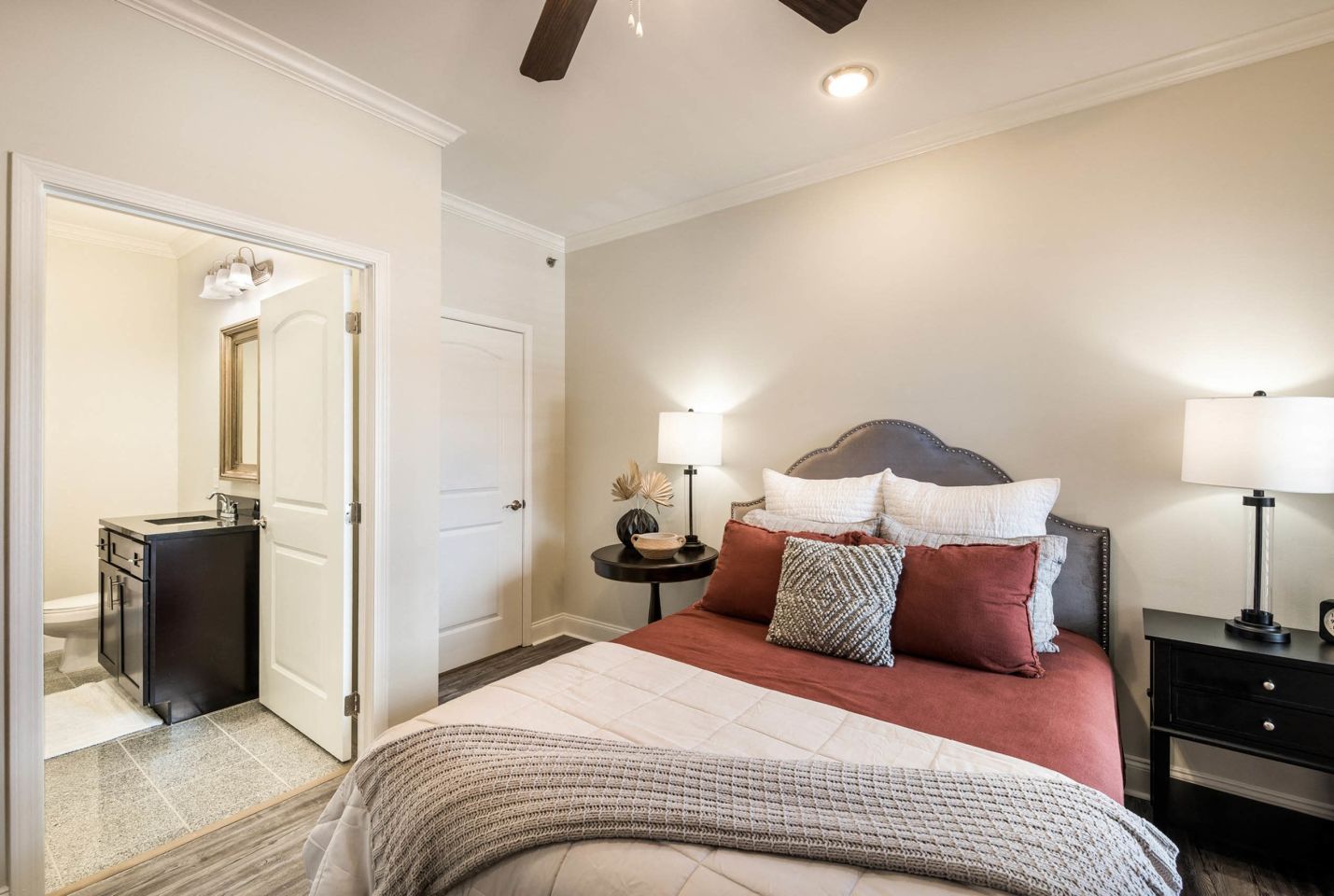 Arlo Luxury Apartment Homes Image 6