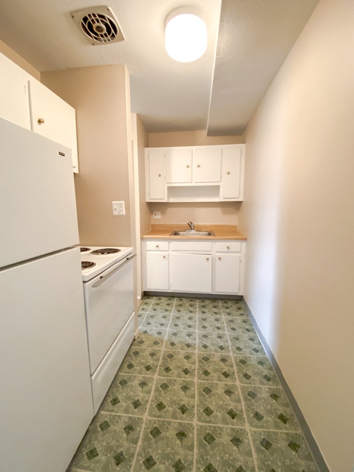Evergreen Village Apartments & Townhomes Image 23