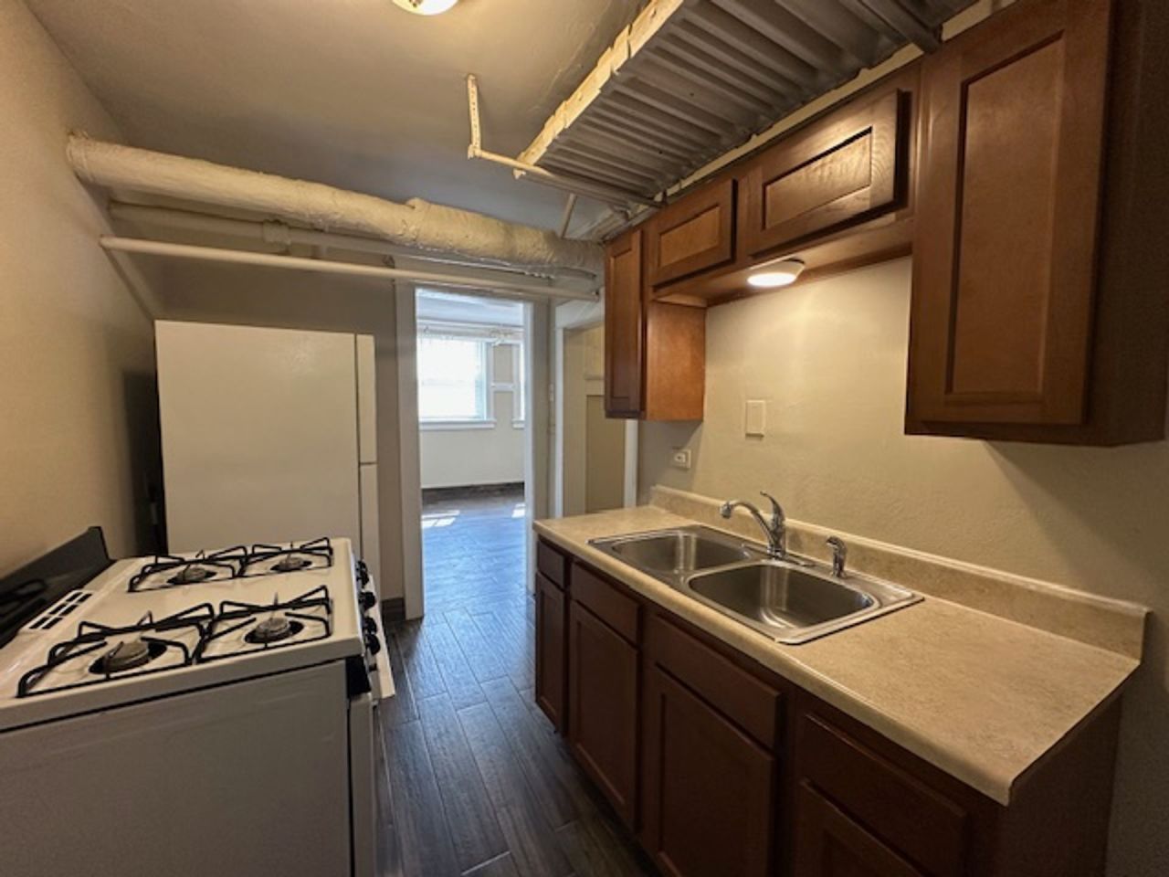1704 E Locust Street Image 4