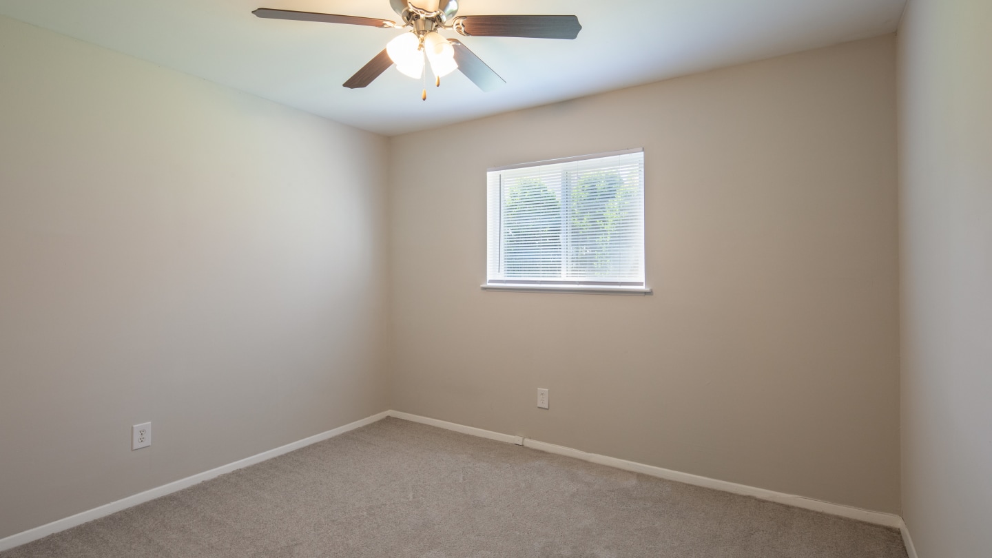 Colonial Pines Image 13