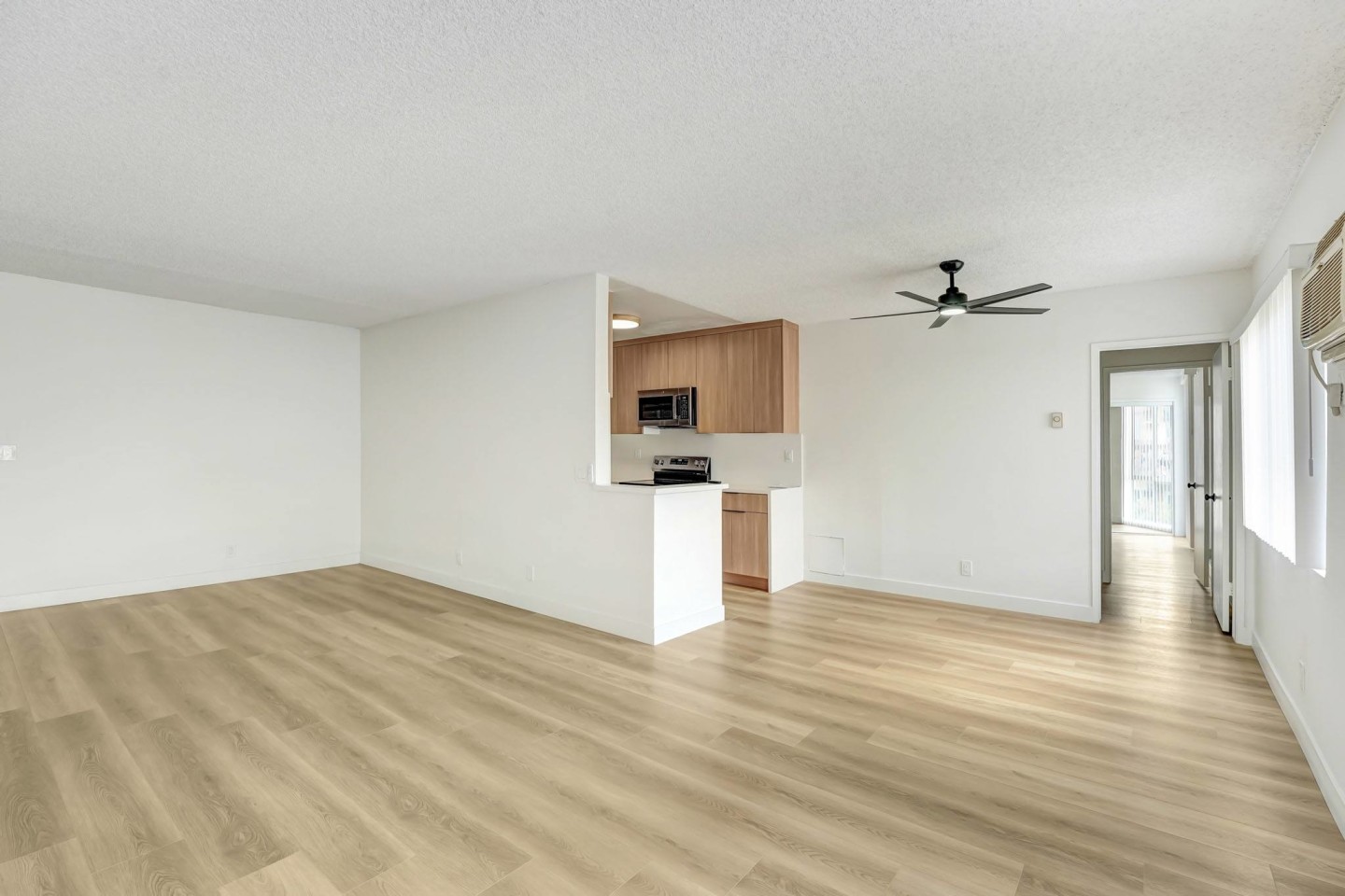 5403 West 8th Street Apartments Image 9