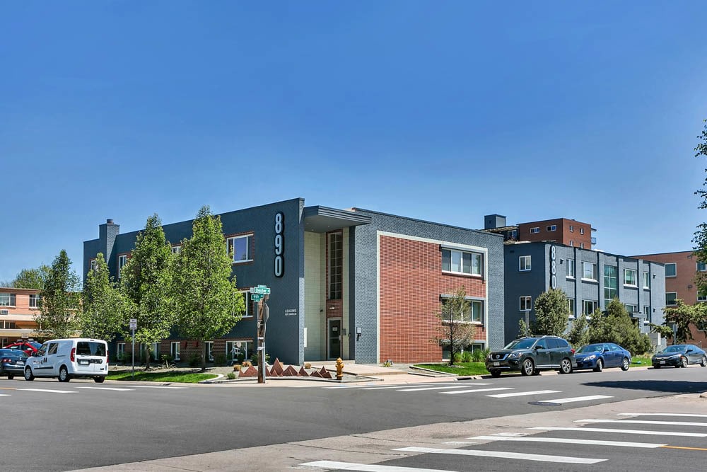 880 & 890 Dexter Image 1