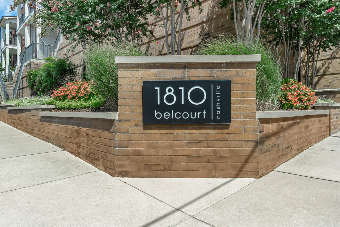 1810 Belcourt Image 51