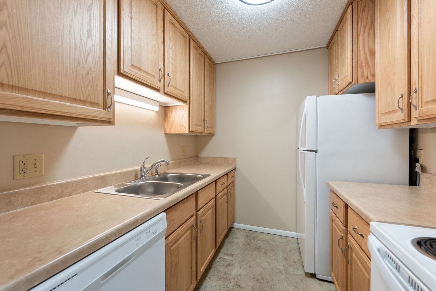 Shamrock Court Apartments Image 1