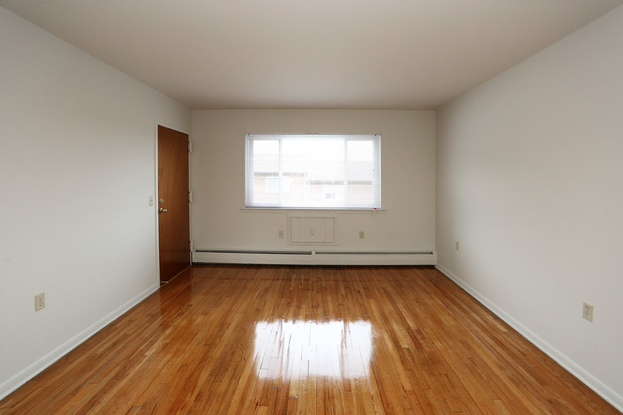 Willowcrest Apartments Image 10