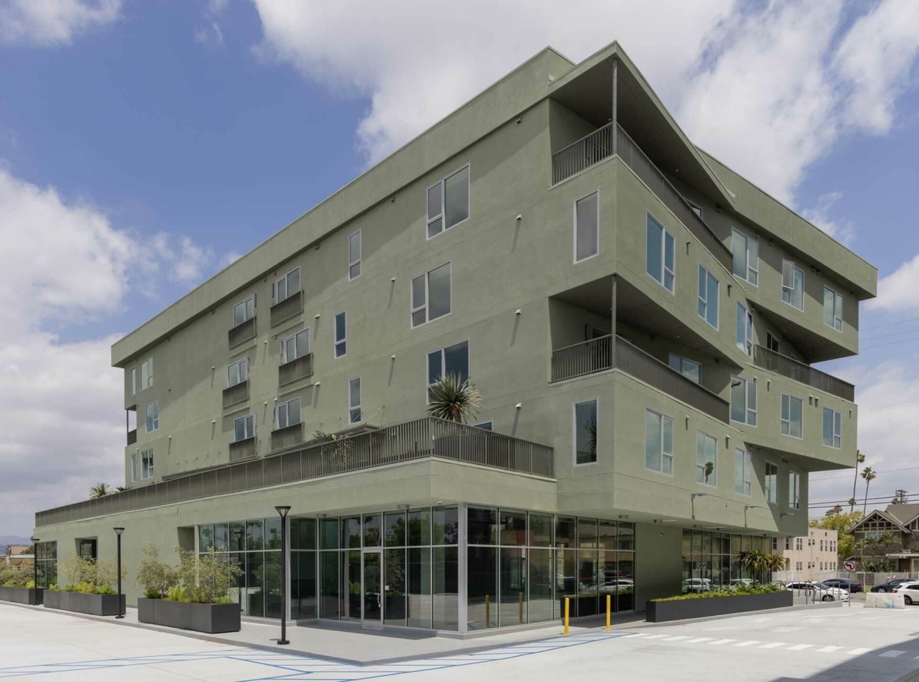 2221 Western Image 1
