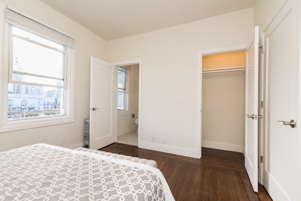 324 Larkin Image 10
