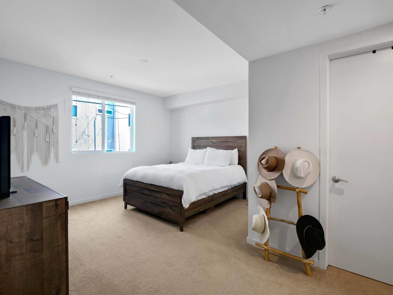 The Metropolitan at Larchmont Village Image 13