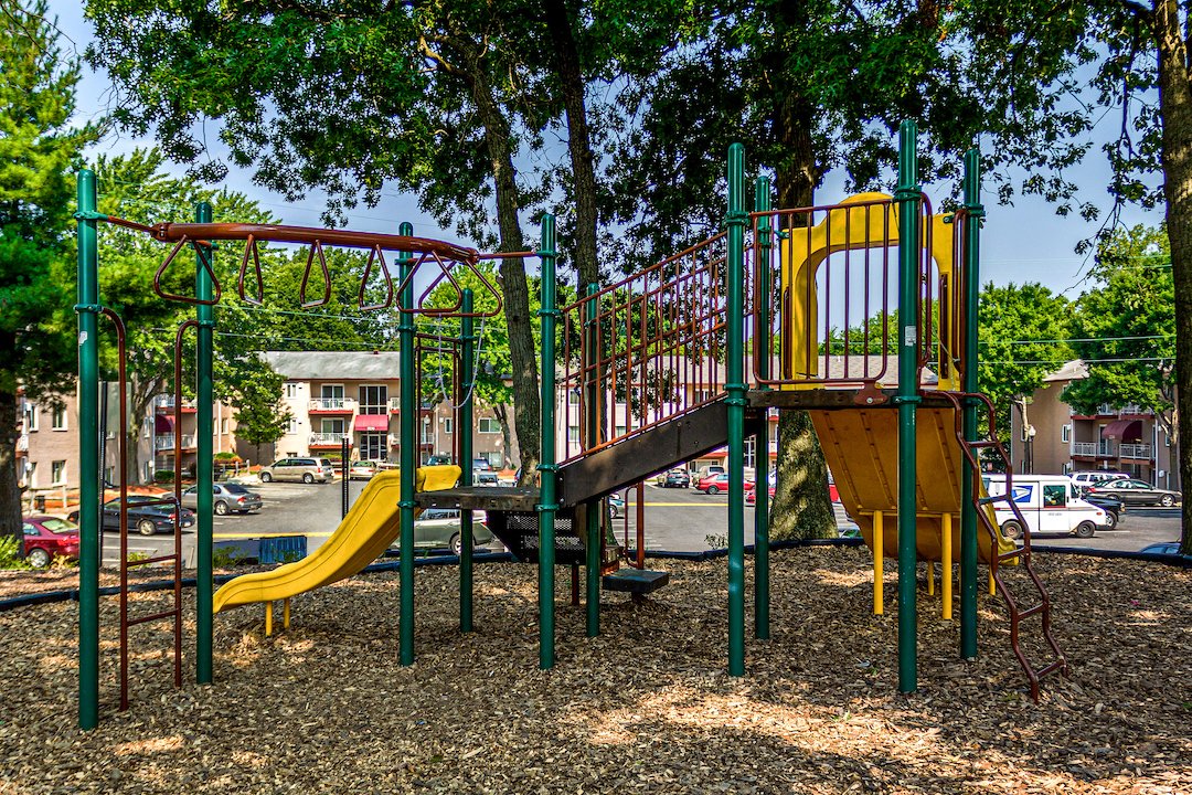 Oxon Hill Village Image 23