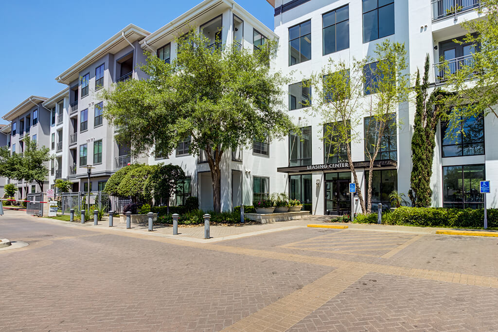 Caroline Uptown West Image 8