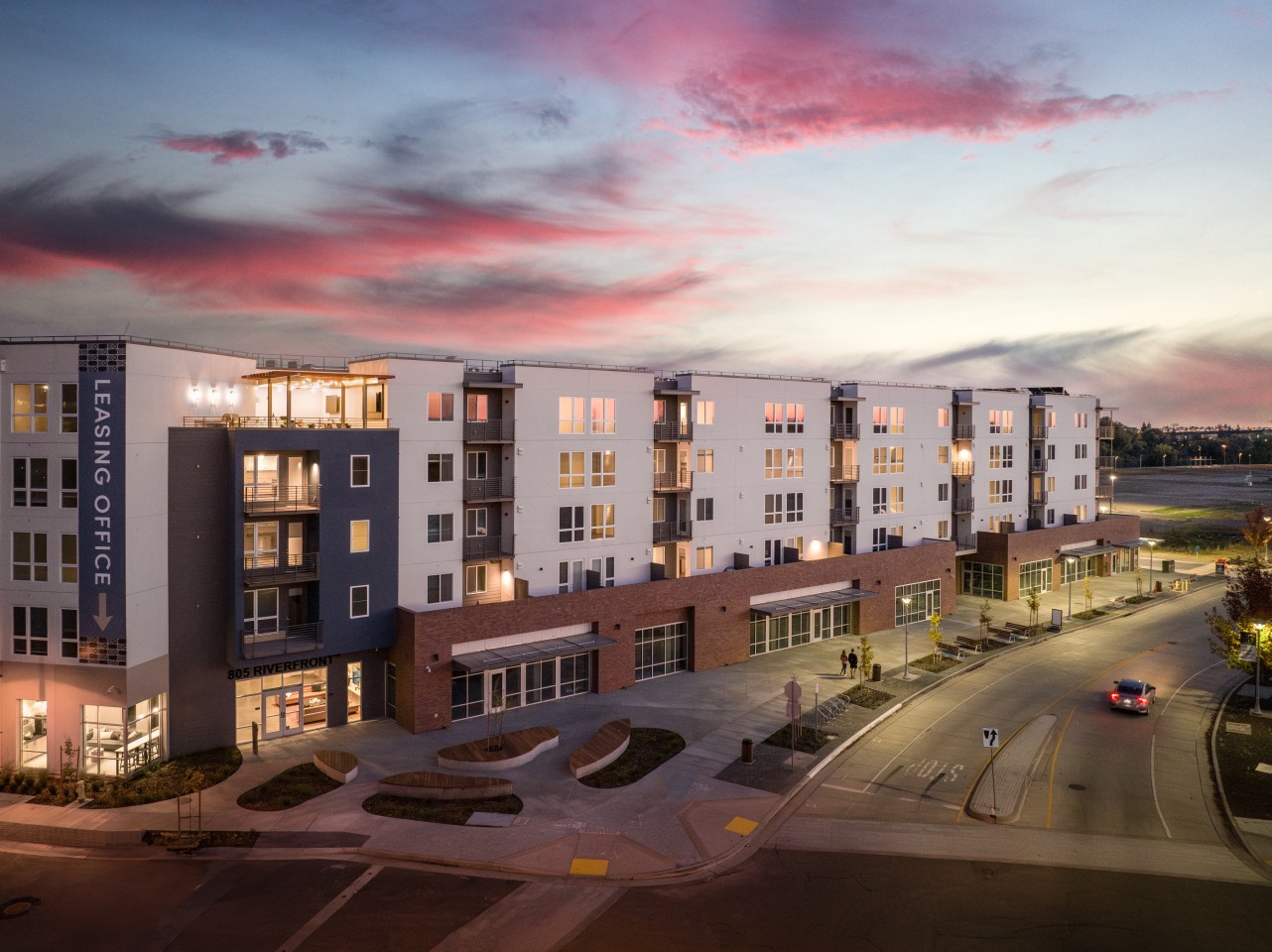805 Riverfront Image 9