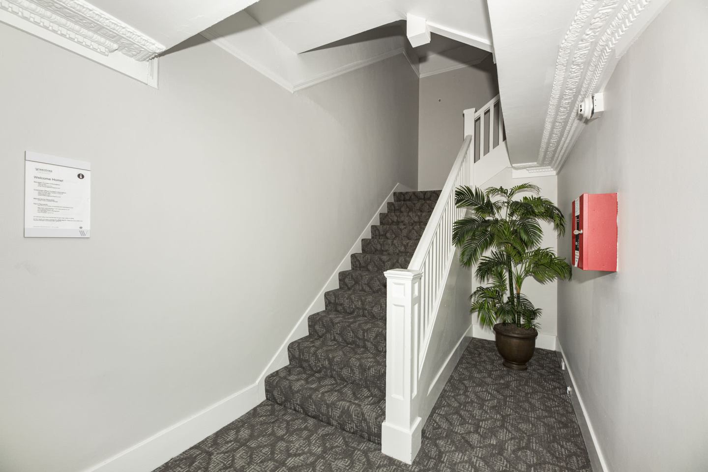 1720 Leavenworth Street Image 11